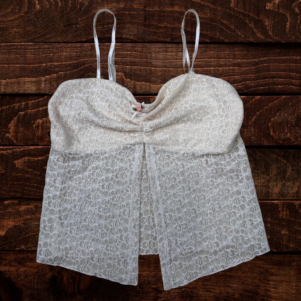 Full Tilt Y2K Coquette Floral Lace Split Front Cami Top Cream Size Medium - Picture 2 of 7